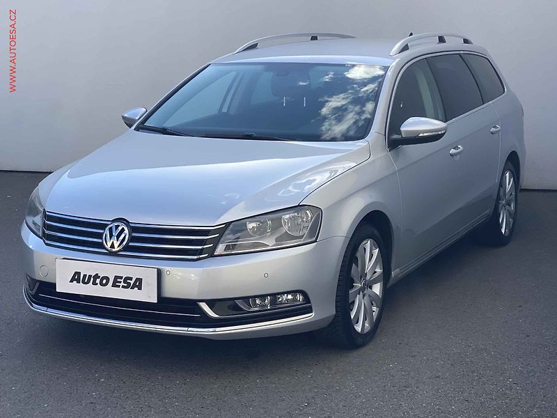 Volkswagen Passat (2014) 2.0 TDi, Highline, navi, - fotka 3 z 19