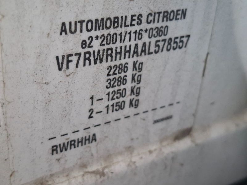 Citroën C5 (2011) TOURER 2.0HDi 120kW AUT - fotka 38 z 49