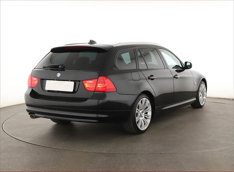 BMW Řada 3 (2012) 320 d xDrive, 4X4, Automat - fotka 5 z 19