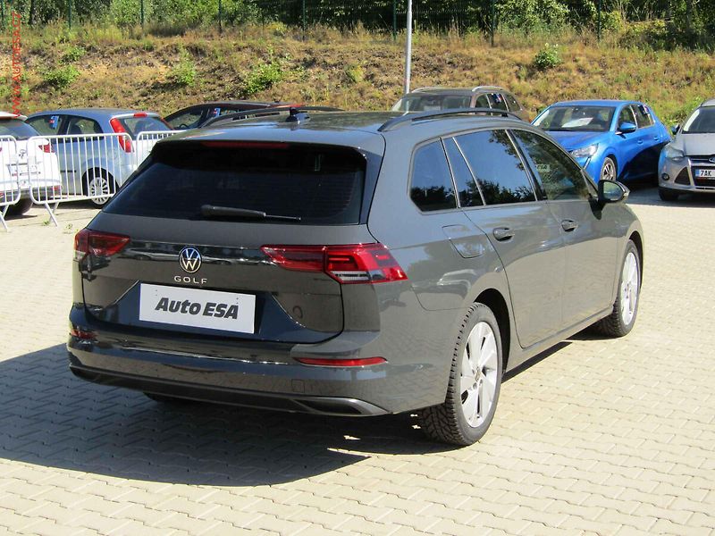 Volkswagen Golf (2022) 1.6TDi, LED, DSG - fotka 4 z 21