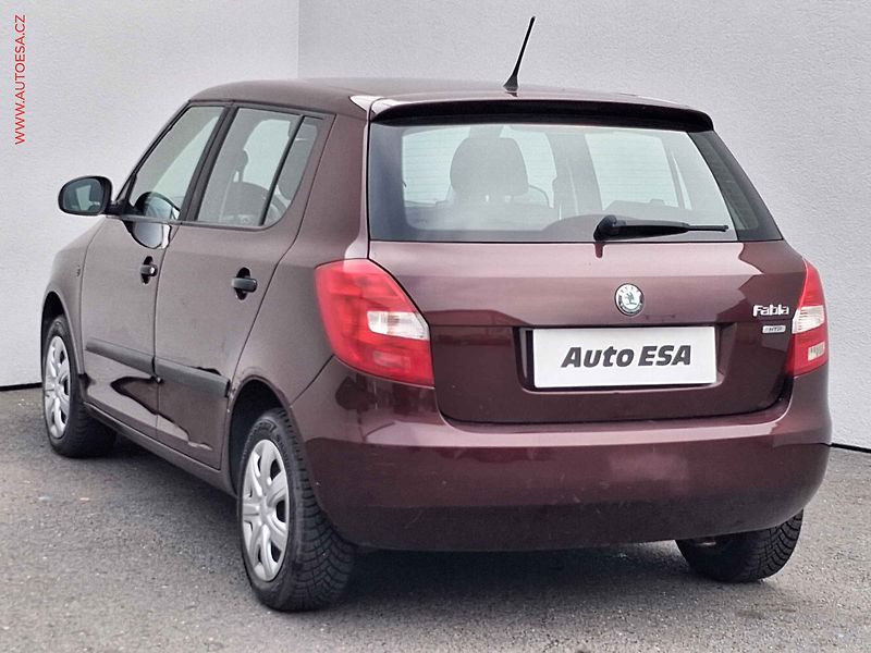Škoda Fabia (2012) 1.2I, servis.kniha, AC - fotka 6 z 14