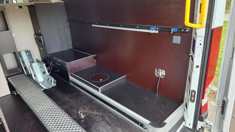 Iveco 50C18HA8V/P 3,0D RVEvolution  - fotka 27 z 33