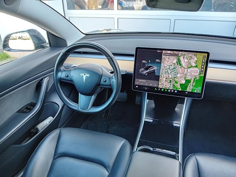 Tesla Model 3 AUTOPILOT/LONG RANGE/ZÁRUKA! - fotka 10 z 15