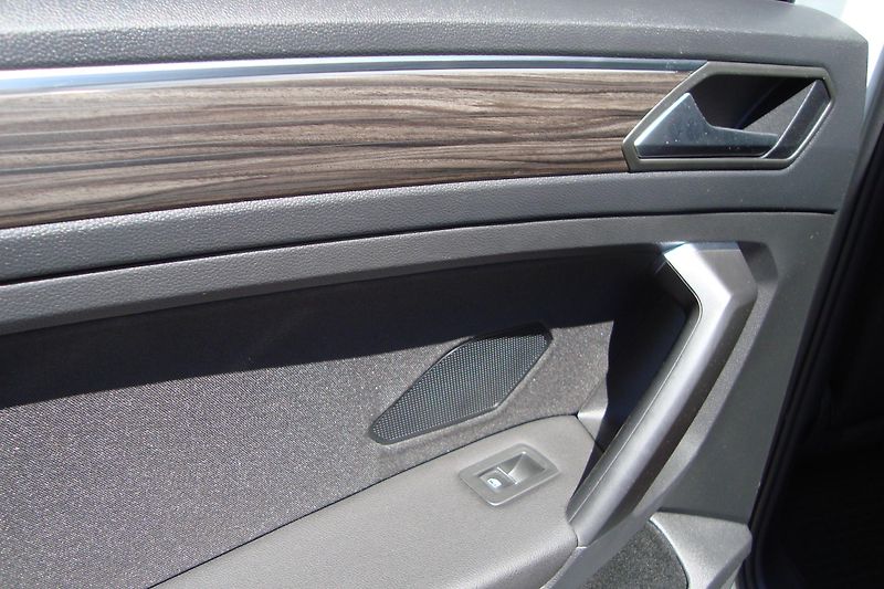 Volkswagen Tiguan Allspace (2023) 2.0TDi, AUT - fotka 24 z 73