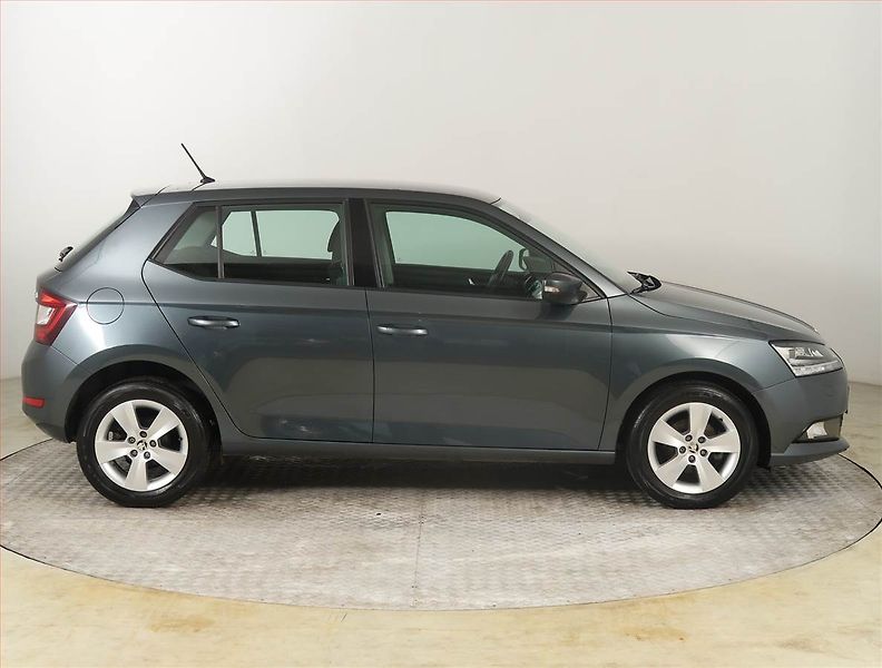 Škoda Fabia (2019) Style 1.0 TSI, ČR,1.maj - fotka 6 z 17