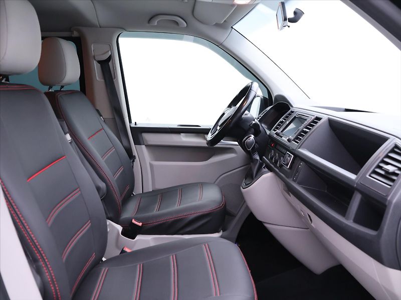 Volkswagen Caravelle 2,0 TDI 150kW DSG Comfort 8Mís - fotka 12 z 31