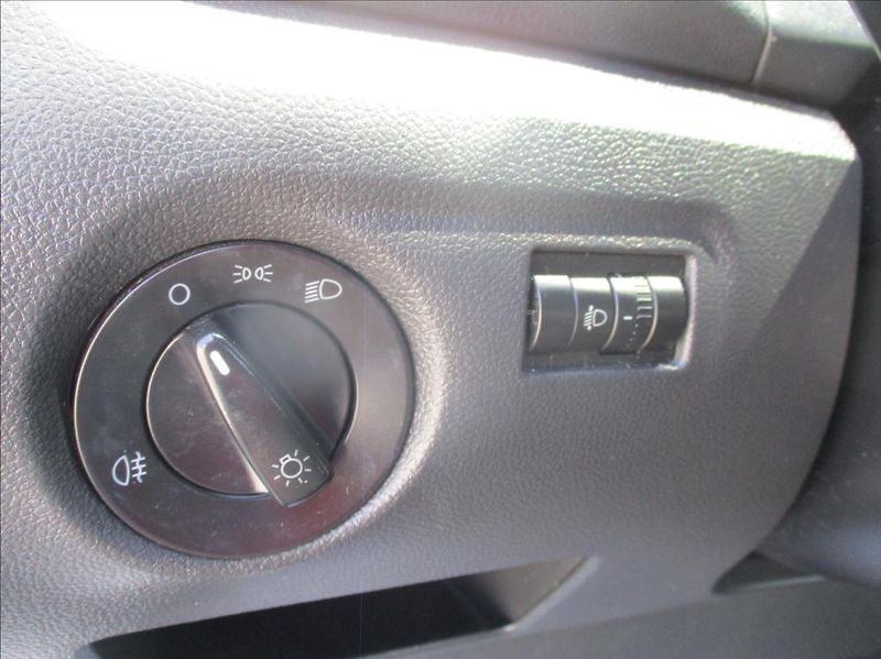 Škoda Fabia 1,2 TSi, klimatizace,serviska, - fotka 25 z 39
