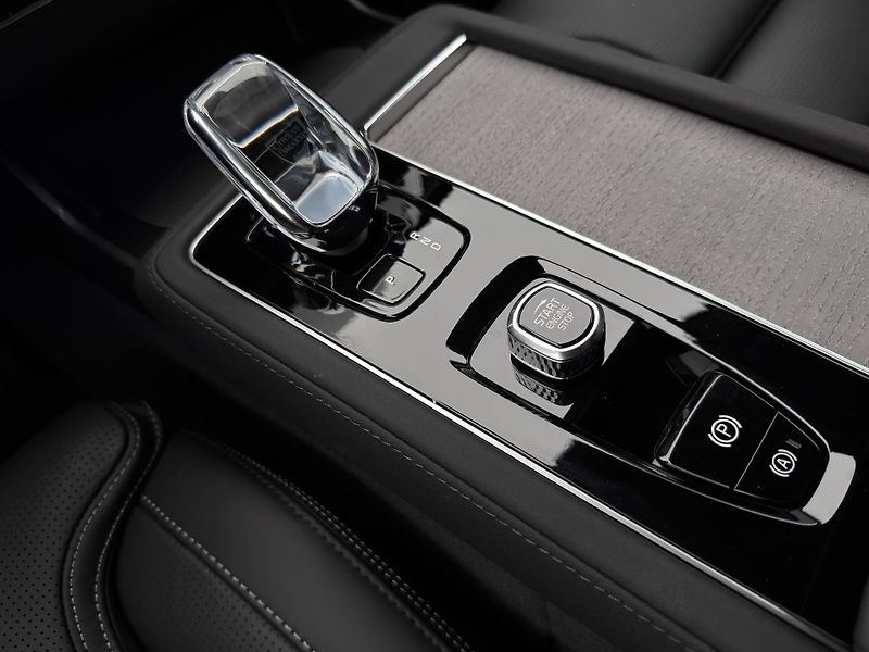 Volvo XC90 (2026) T8 AWD Plug-in ULTRA DARK 7m - fotka 25 z 29