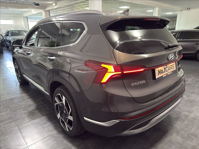 Hyundai Santa Fe 2,2   CRDI 4X4 PREMIUM 360 - fotka 4 z 37