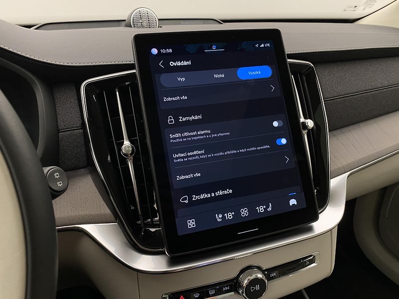 Volvo XC90 T8 AWD RECHARGE ULTRA BRIGHT - fotka 56 z 72