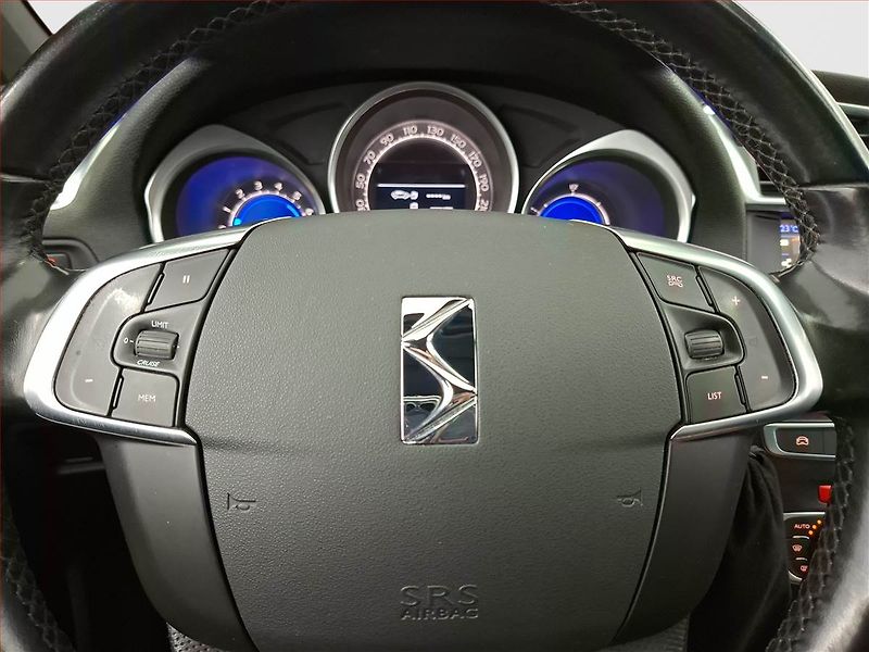 DS Automobiles DS4 (2015) 1.6 BlueHDi, ČR,1.maj, Navi - fotka 16 z 17