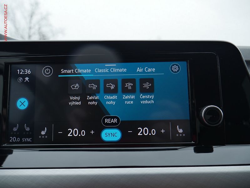 Volkswagen Golf (2021) 1.5TSi, ČR, Life, LED, park - fotka 13 z 22