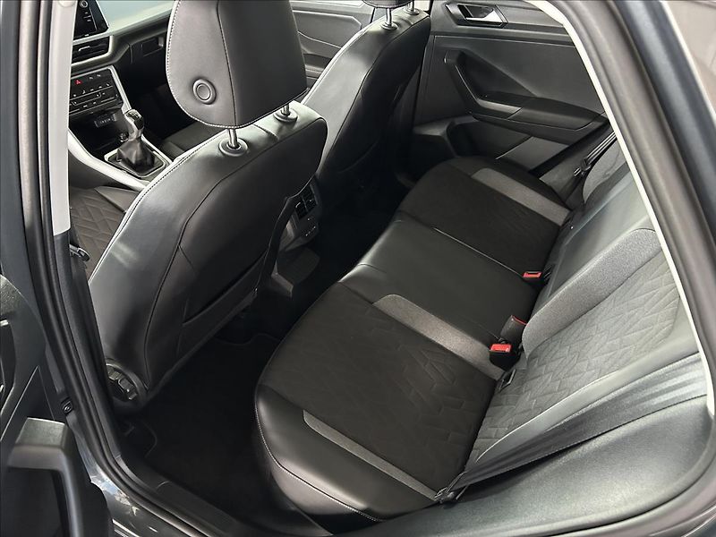 Volkswagen T-Roc 1,0   TSI,GOAL,SERVISKA,1.MAJ - fotka 26 z 31