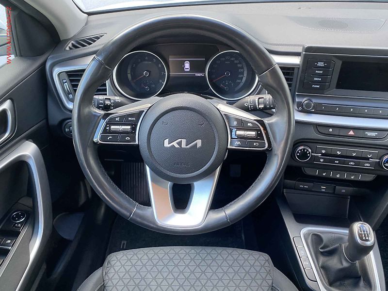 Kia Ceed (2021) 1.5T-GDI, ČR, AC, temp - fotka 11 z 17