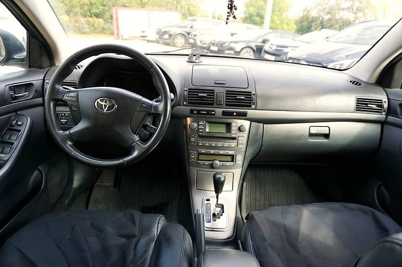 Toyota Avensis (2007) 2,4 16V 120 kW - fotka 19 z 29