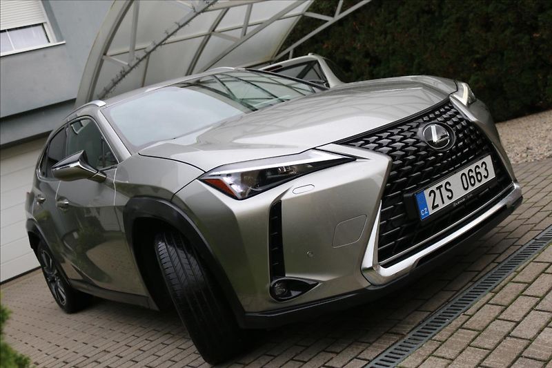 Lexus UX 250h 2,0 HEV, DSG, 1.Maj.  UX - fotka 3 z 64