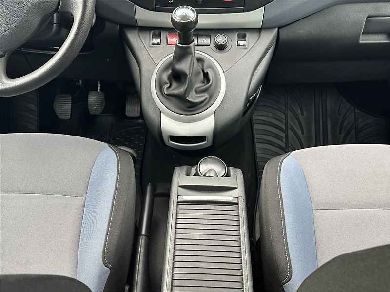 Peugeot Partner 1,6 HDI 92PS  Tepee Active - fotka 28 z 48