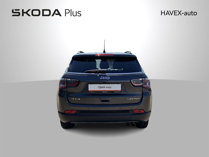 Jeep Compass (2018) 1.4 MultiAir 4x4 Automat - fotka 31 z 31