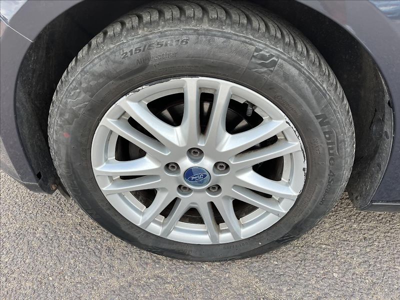 Ford Focus 1,6 TDCi KLIMA ROZVODY SERVIS - fotka 33 z 38