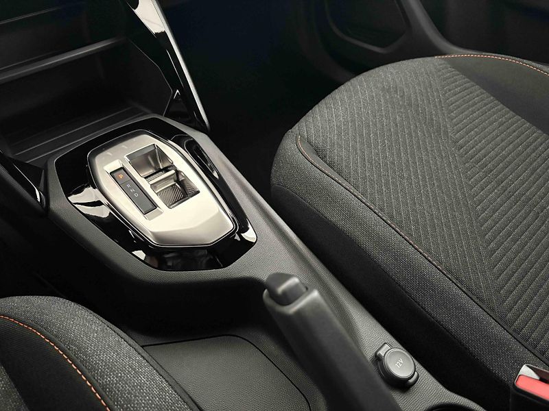 Peugeot 2008 (2026) Business Hybrid 110 e-DCS6 - fotka 20 z 36
