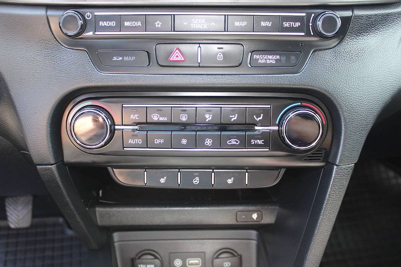 Kia Ceed (2018) 1.4 T-GDI 103kW manuál - fotka 16 z 32
