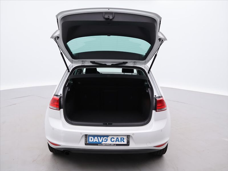Volkswagen Golf 1,2 TSI 77kw ORIG.ALU Perleť - fotka 9 z 27