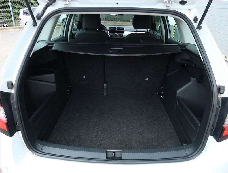 Škoda Fabia (2018) Ambition Plus 1.0 TSI - fotka 13 z 16