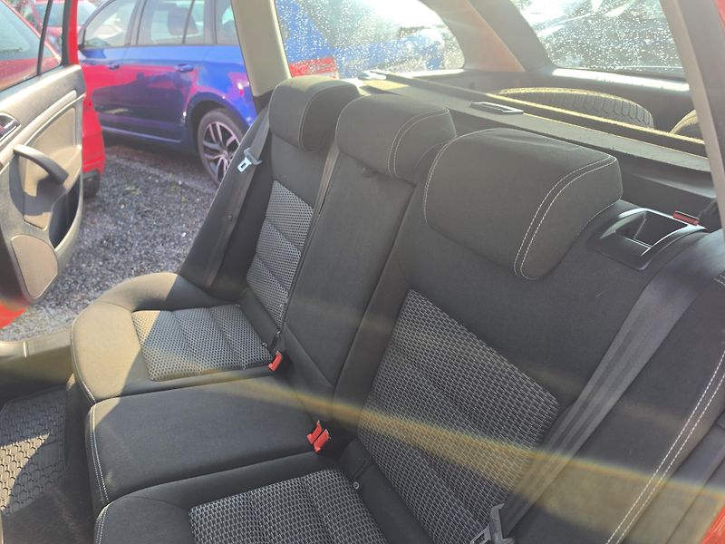 Škoda Octavia 2.0 TDI 4x4 Xenon  - fotka 10 z 28