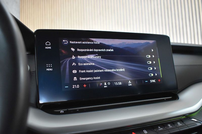 Škoda Octavia 2.0 TDI DSG*ACC*BLIS*CARPLAY* - fotka 27 z 37
