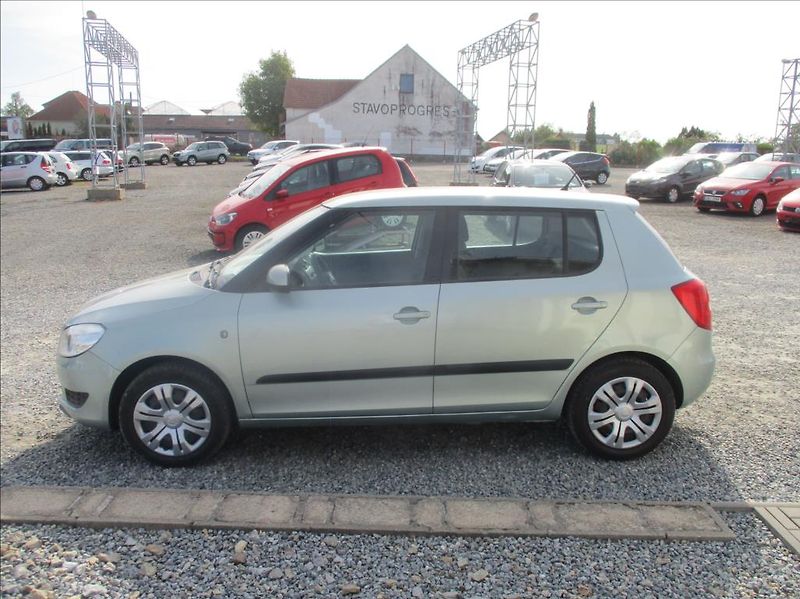 Škoda Fabia 1,2 TSI, klima, serv. kniha, - fotka 4 z 31