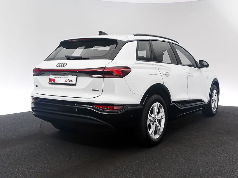 Audi Q6 e-tron 285kW quattro Pano Kůže 360 - fotka 3 z 17