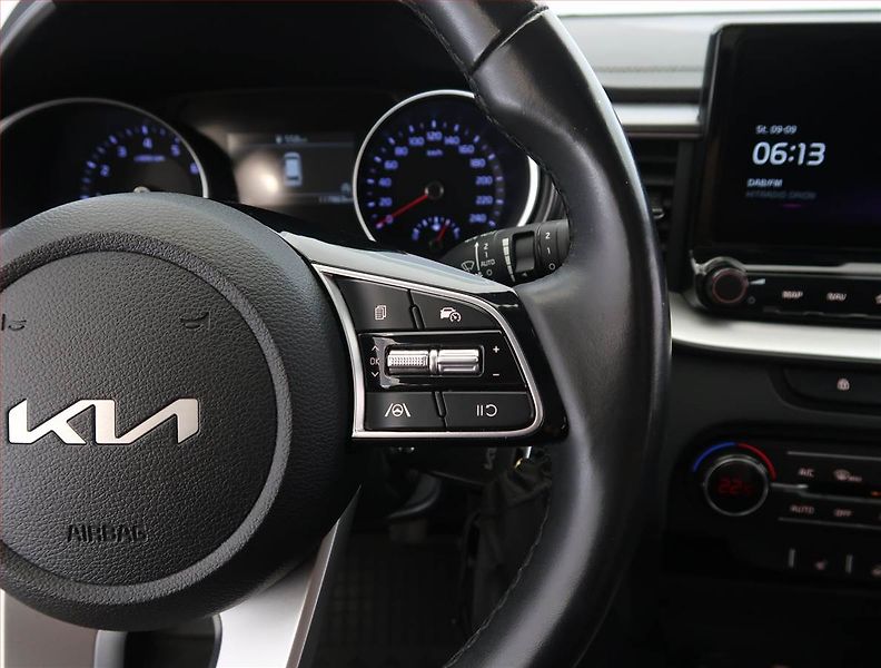 Kia Ceed (2023) 1.5 T-GDI, ČR,1.maj - fotka 19 z 21