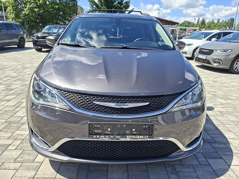 Chrysler Pacifica (2018) 3,6L,Top výbava, REZERVACE - fotka 2 z 44