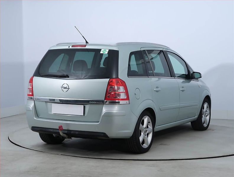 Opel Zafira (2009) 1.6 CNG Turbo, 7 míst - fotka 5 z 18