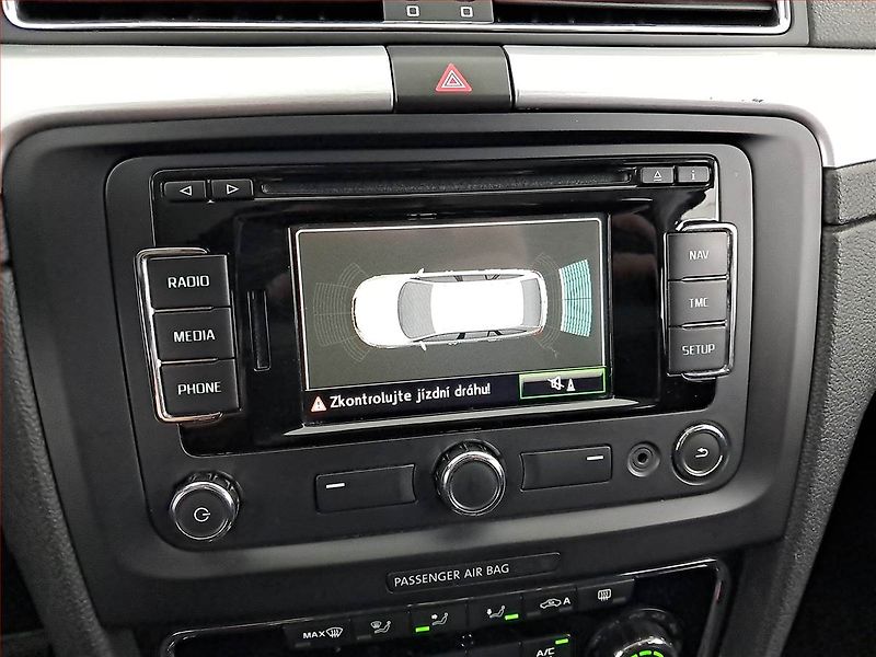 Škoda Superb (2013) Ambition 2.0 TDI, Automat - fotka 19 z 20