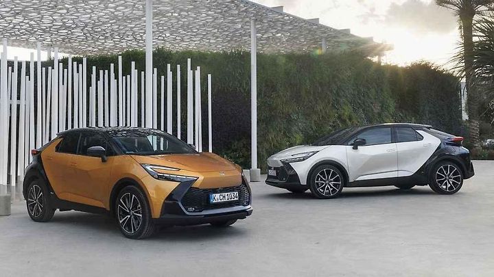 Poměrně zajímavou nabídku plug-in hybridů má Toyota.