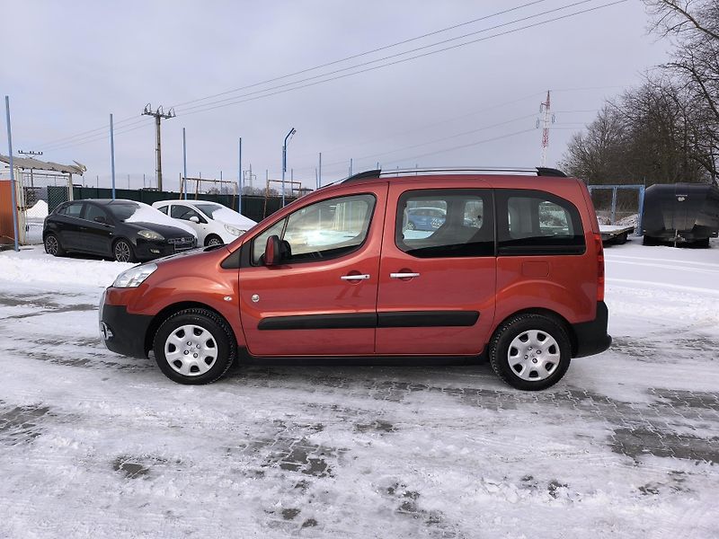 Peugeot Partner Tepee (2010) 1.6 HDi SERVISKA,DOLOŽENÉ KM - fotka 4 z 32