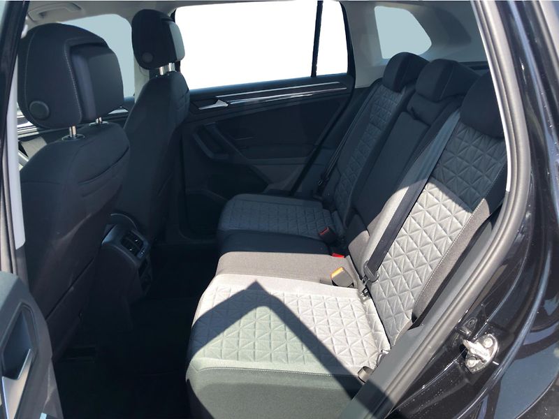 Volkswagen Tiguan 2.0 TDi DSG 7st. LIFE - fotka 12 z 29