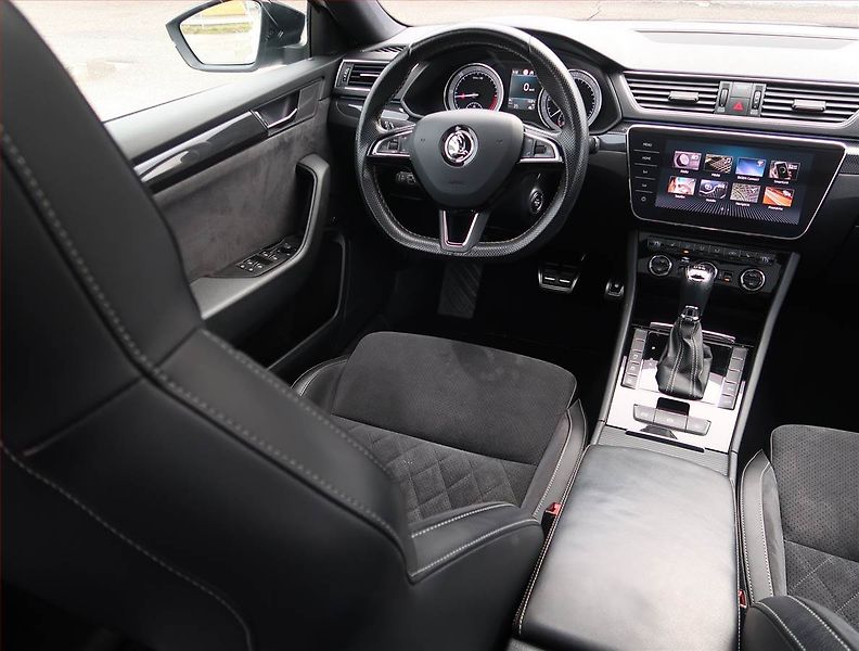 Škoda Superb (2018) Sportline 2.0 TDI - fotka 7 z 25