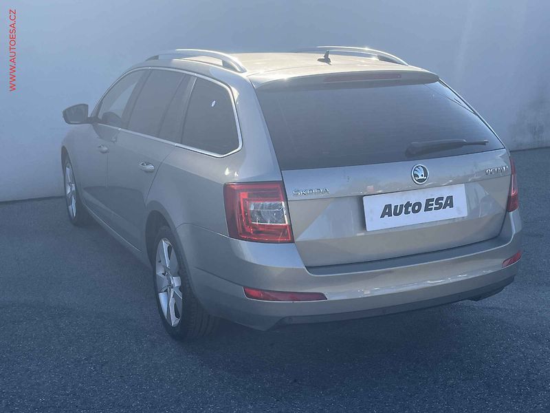 Škoda Octavia (2014) 1.6 TDi, DSG, STK 12/27 - fotka 6 z 14