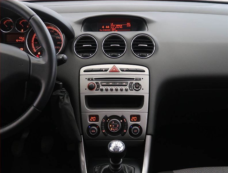 Peugeot 308 (2011) 1.6 HDi, Tempomat - fotka 12 z 18