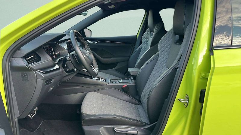 Škoda Octavia Sportline 1,5 TSI m-HEV 110kW - fotka 6 z 30