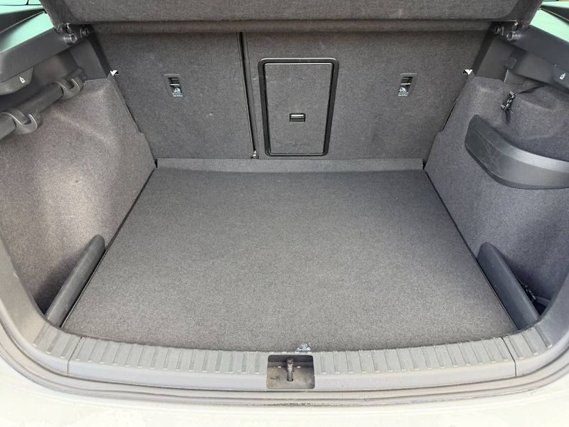 Škoda Karoq Ambition 1,5 TSI 110 kW 6° MP - fotka 34 z 41