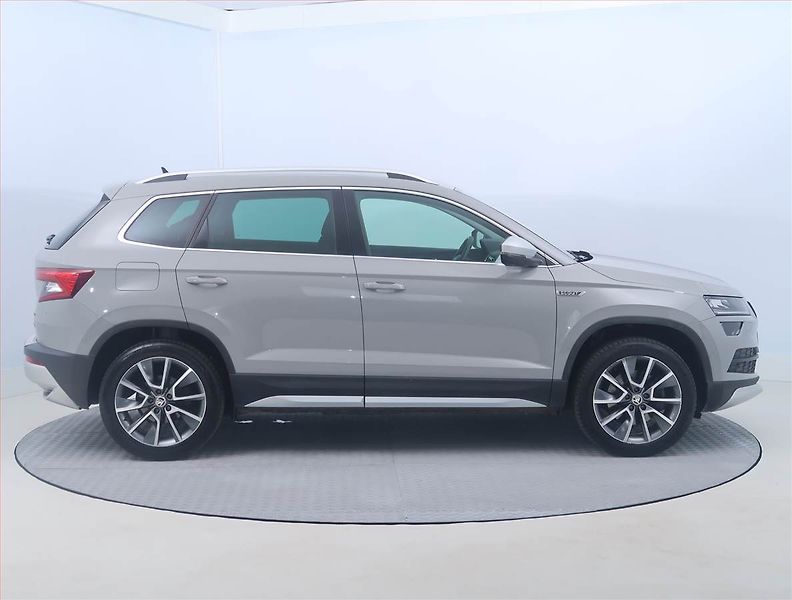 Škoda Karoq (2019) Scout 1.5 TSI 4x4, 4X4 - fotka 6 z 16