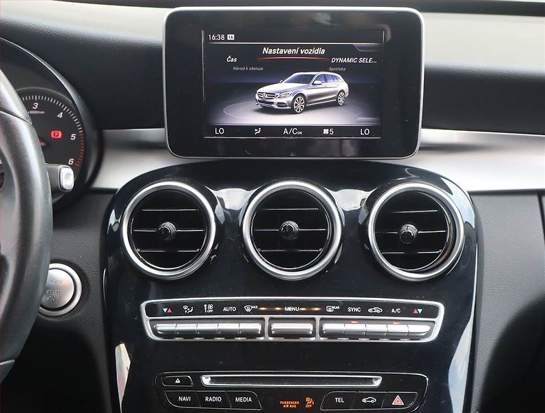 Mercedes-Benz Třídy C (2017) C 220 d, Automat, Kůže, Navi - fotka 12 z 16