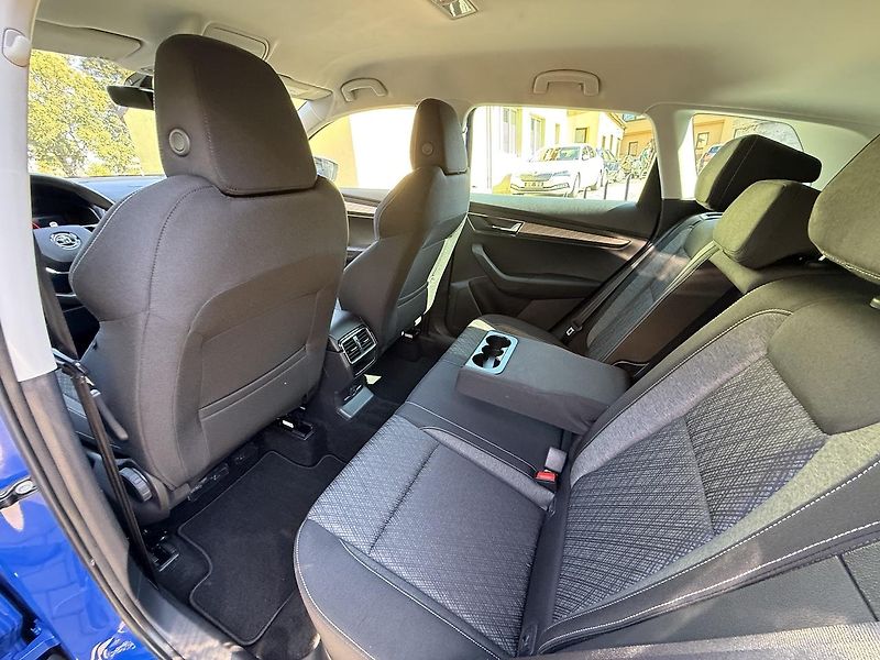 Škoda Karoq (2023) 2.0TDi 110kW 4x4 STYLE DSG TAŽ - fotka 9 z 19