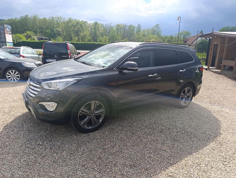 Hyundai Grand Santa Fe (2015) 2.2 CRDi 4x4 6míst tažné - fotka 4 z 20