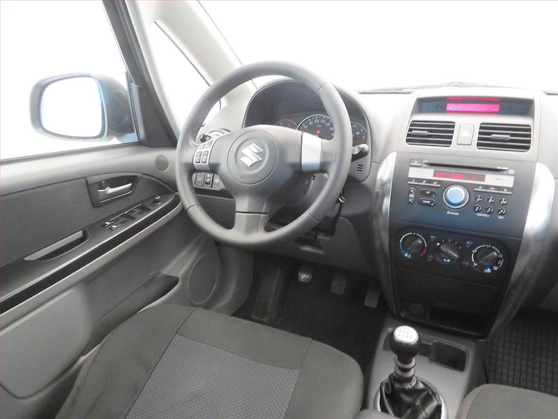 Suzuki SX4 (2007) 1.9 DDiS, 4X4, Serv.kniha - fotka 7 z 16