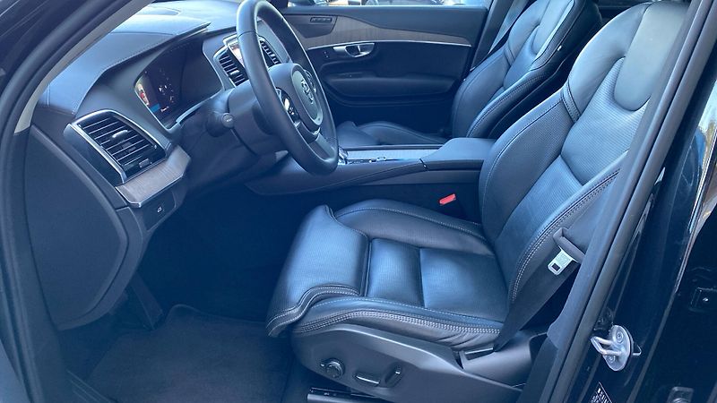 Volvo XC90 PLUS BRIGHT CHROME, B5 AWD, 17 - fotka 5 z 45