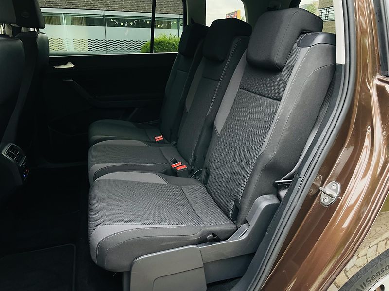 Volkswagen Touran 1.2TSI MANUÁL 7MÍST SERVISKA - fotka 29 z 42